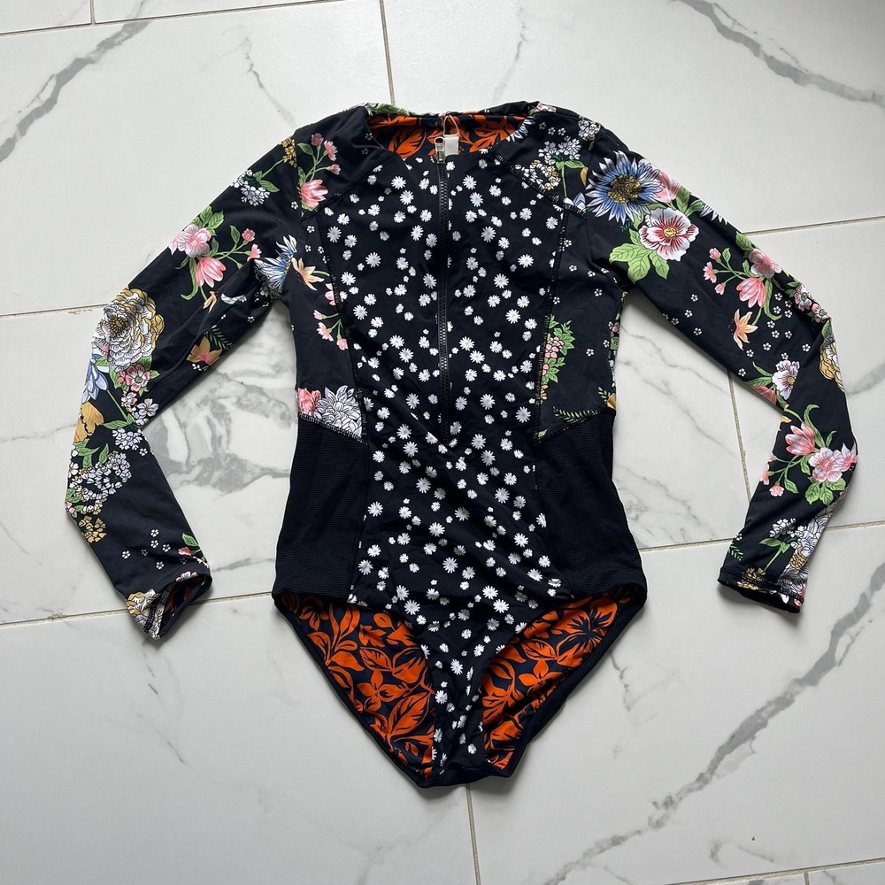 Maaji Black Bouquets Triton reversible long sleeve Surfsuit pattern size medium